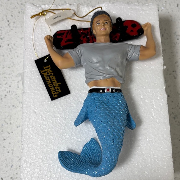 December Diamonds Sk8r Skater Boy Resin Merman Holiday Ornament 2022 NWT - Picture 4 of 11
